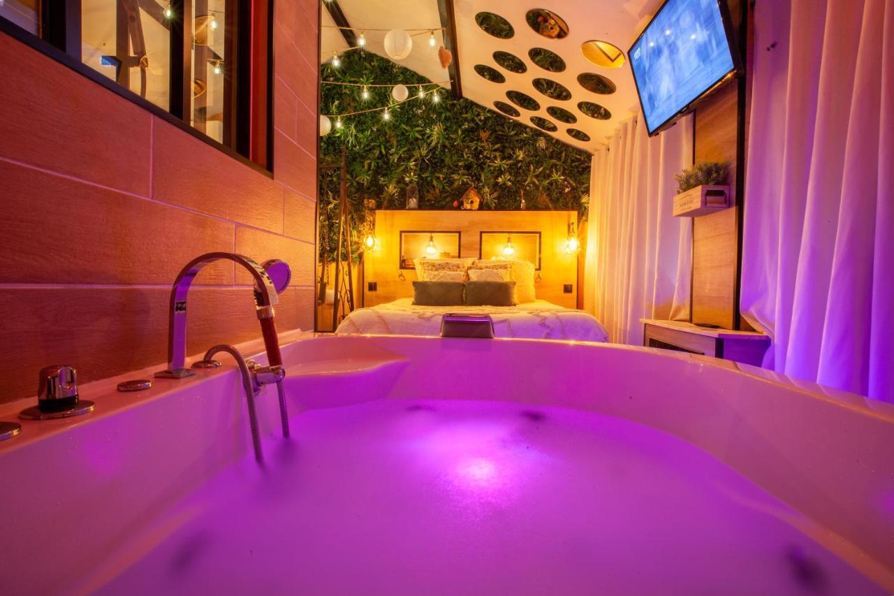 Love Room Romantique Les Petits Plaisirs Анже Экстерьер фото